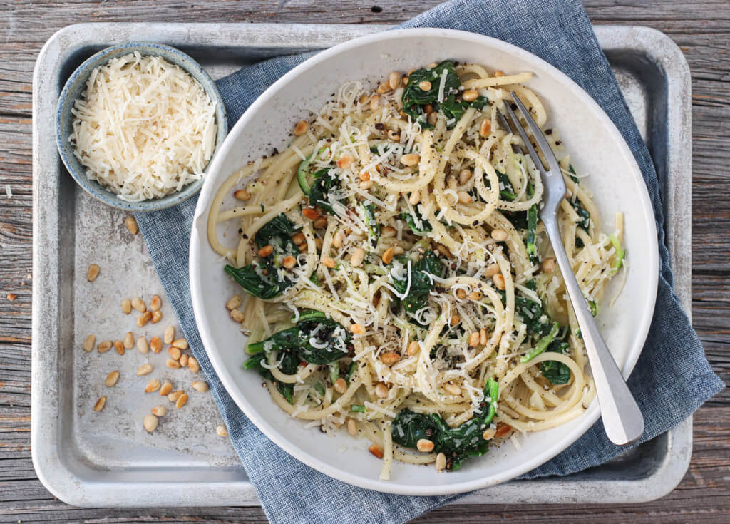 Spagetti med squash og spinat