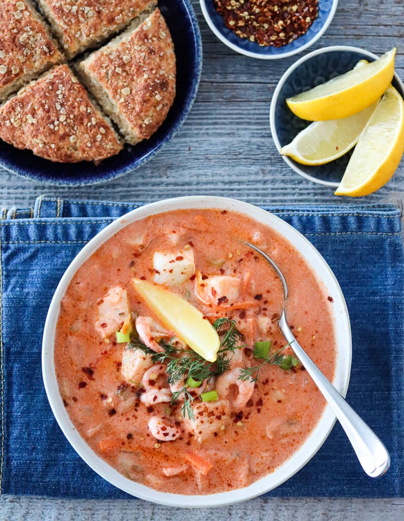 Fiskesuppe med torsk og reker