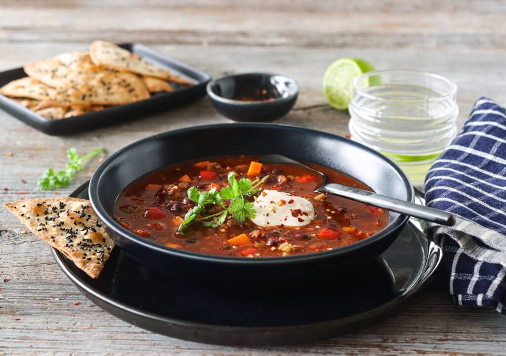 TACOSUPPE MED KJØTTDEIG OG TORTILLACHIPS