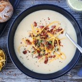 Image: POTETSUPPE MED PURRELØK, BACON OG CHEDDAR