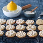 Image: SITRONKJEKS MED VALMUEFRØ