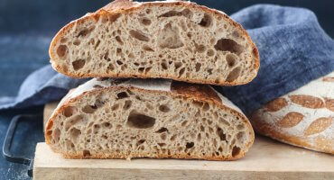 Image: HALVGROVT LANDBRØD MED SURDEIG