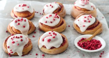 Image: BRINGEBÆRSNURRER MED MELISGLASUR