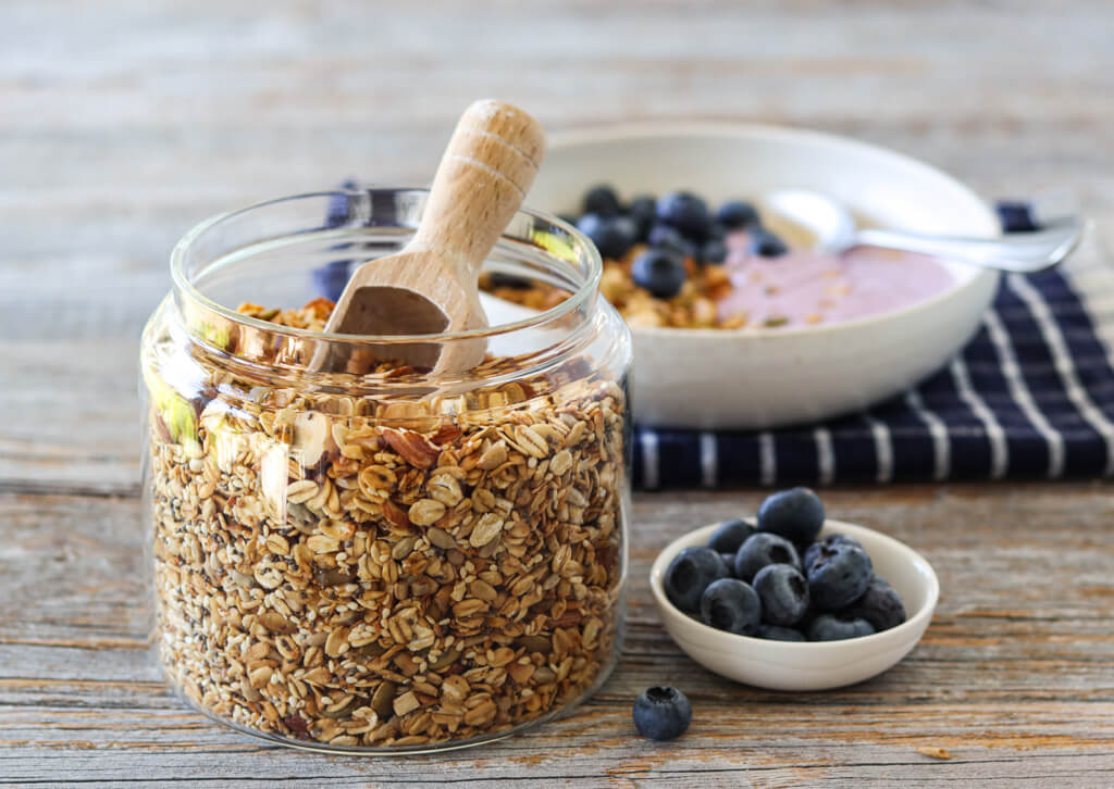 Granola med blåbæryoghurt