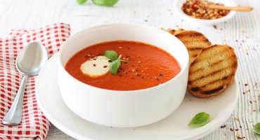 Image: FYLDIG TOMATSUPPE MED ET HINT AV CHILI