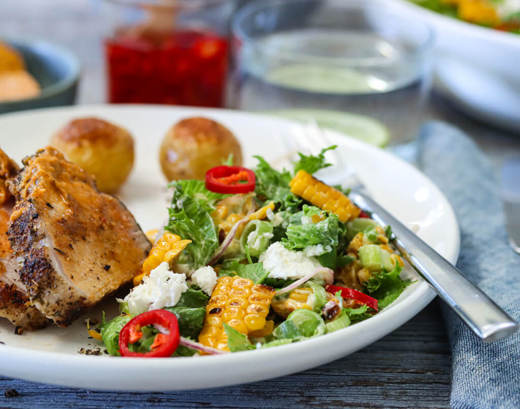 Grillet maissalat med syltet rød chili