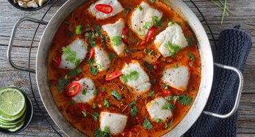 Image: RØD CURRY MED TORSK, KOKOSMELK OG PAPRIKA