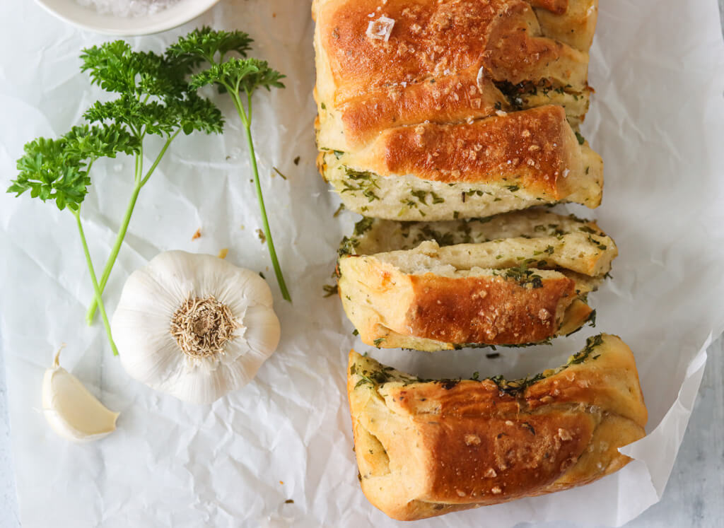 Stablebrød med hvitløk- og persillesmør