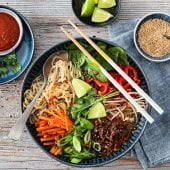 Image: RAMEN MED MED SPICY KJØTTDEIG OG NUDLER