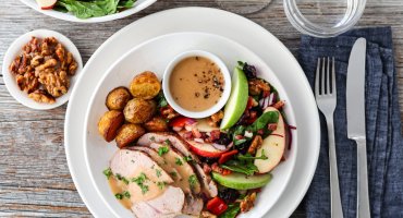 Image: KALKUN MED CALVADOSSAUS OG EPLESALAT