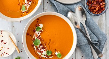 Image: OVNSBAKT GRØNNSAKSSUPPE MED BACON