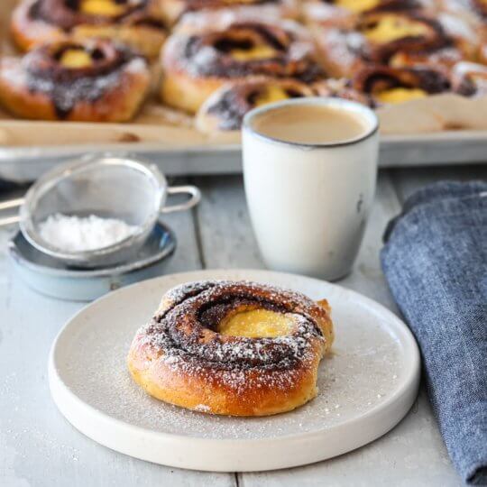 Image: SJOKOLADESNURRER MED VANILJEKREM