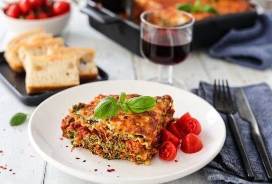 Image: LASAGNE MED RAGU OG SPINAT- OG RICOTTAFYLL
