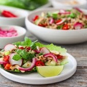 Image: LUN THAISALAT MED SVINEKJØTT – LAAB MOO