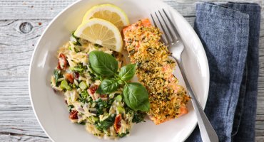 Image: URTEBAKT LAKS MED KREMET RISONI OG GRØNNSAKER