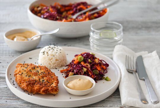 Image: TORIKATSU – SPRØ KYLLING MED SOYAMAJONES OG ASIATISK KÅLSALAT