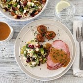 Image: RØKT JULESKINKE MED APPELSINSAUS OG ROSENKÅLSALAT