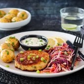 Image: SEIKAKER MED URTESAUS OG RÅKOSTSALAT