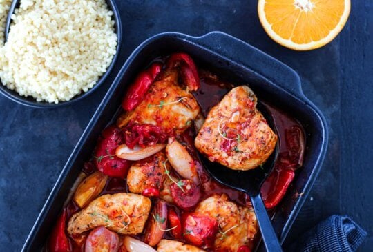 Image: CHILIKYLLING MED CHORIZO, TOMAT OG APPELSIN