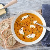 Image: SPICY GULROTSUPPE MED RØDE LINSER OG INGEFÆR