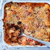 Image: KREMET PASTAGRATENG MED KYLLING OG TOMAT