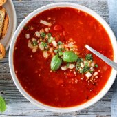 Image: TOMATSUPPE MED PARMESAN OG BASILIKUM