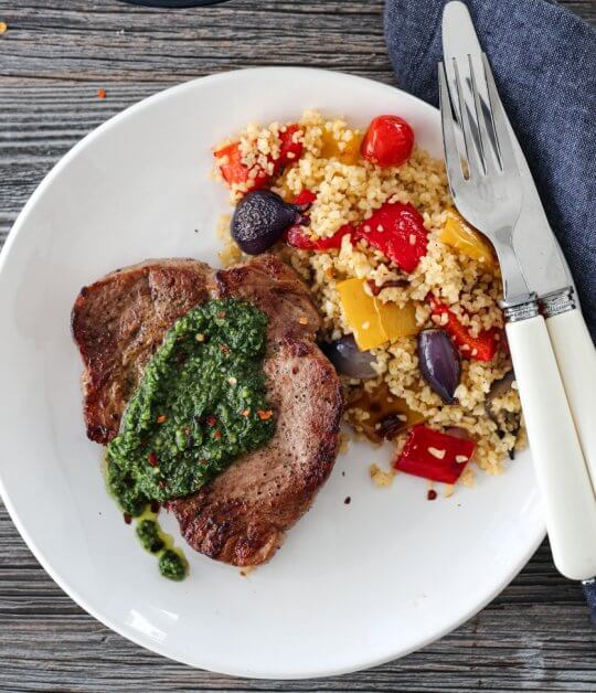 Image: NAKKEKOTELETTER MED CHIMICHURRI OG BULGURSALAT