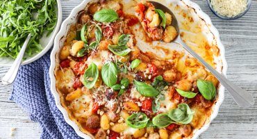 Image: GNOCCHIFORM MED SALSICCIA, TOMATER OG MOZZARELLA