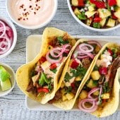Image: ASIATISK TACO – PULLED PORK MED ANANASSALSA