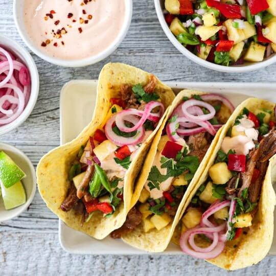 Image: ASIATISK TACO – PULLED PORK MED ANANASSALSA