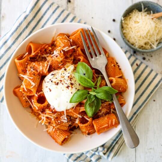 Image: KREMET PASTA MED ‘NDUJA OG BURRATA